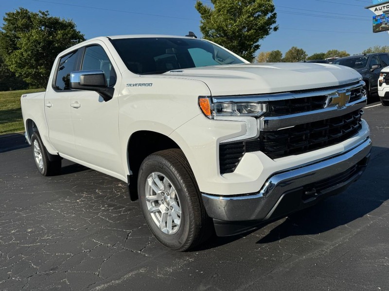 Chevrolet Silverado 1500 Vehicle Image 02