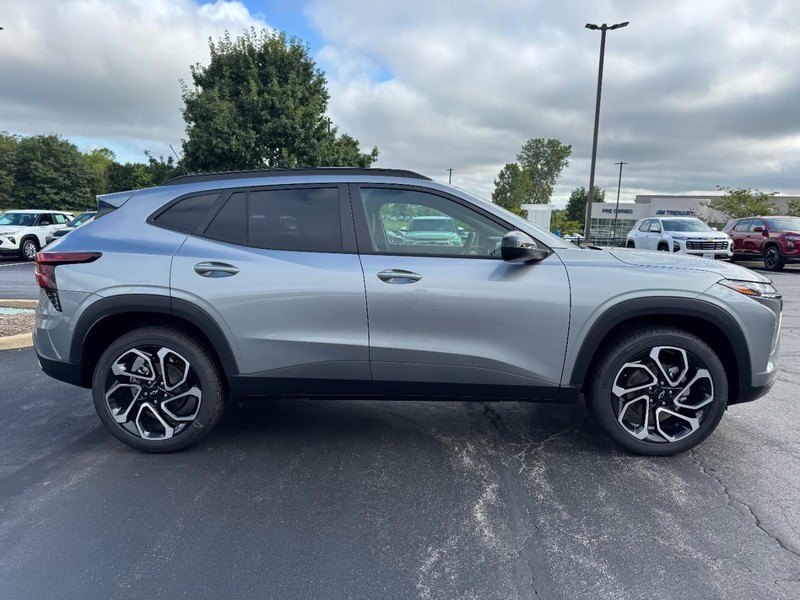Chevrolet Trax Vehicle Image 02