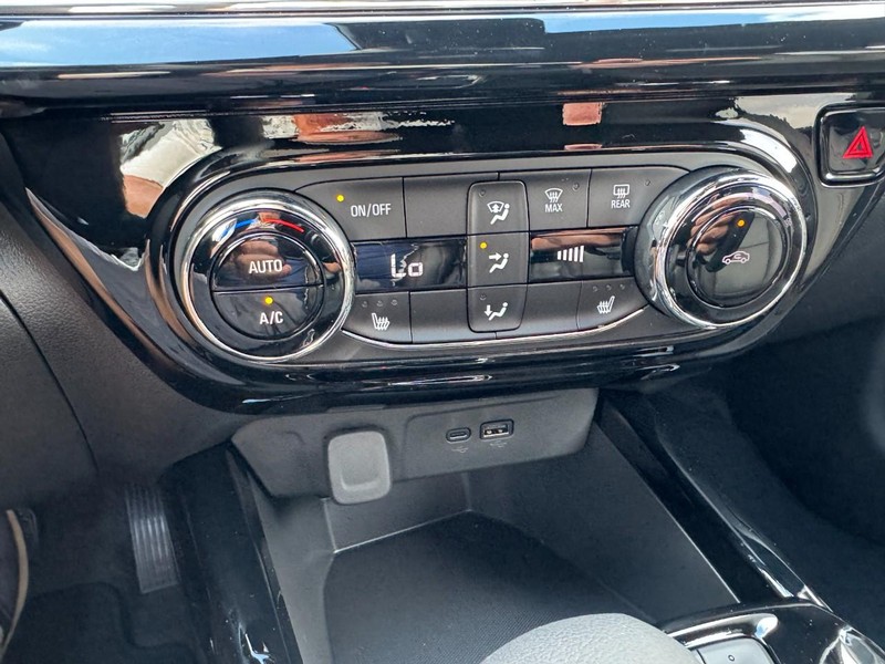 Chevrolet Trax Vehicle Image 14
