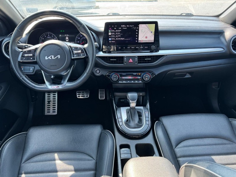 Kia Forte Vehicle Image 11