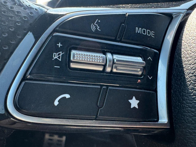 Kia Forte Vehicle Image 16