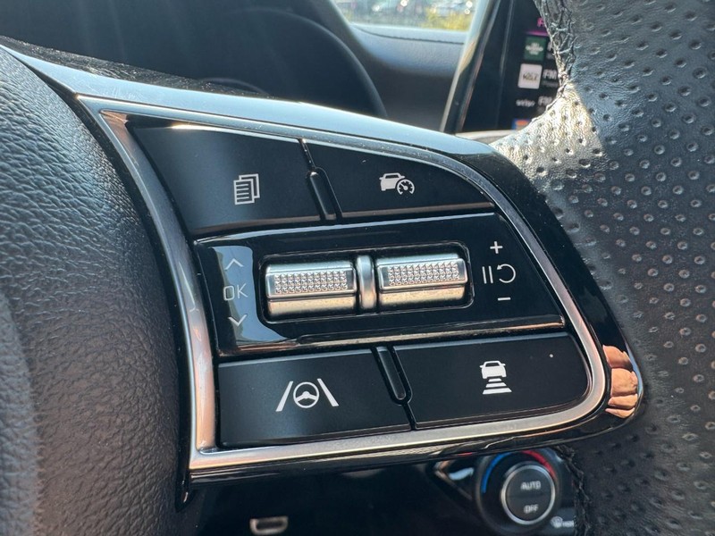 Kia Forte Vehicle Image 17