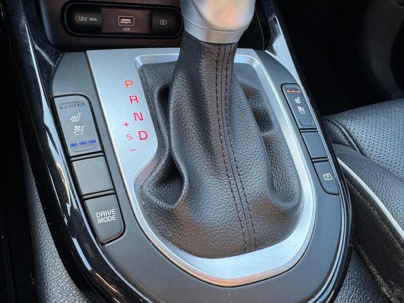 Kia Forte Vehicle Image 18