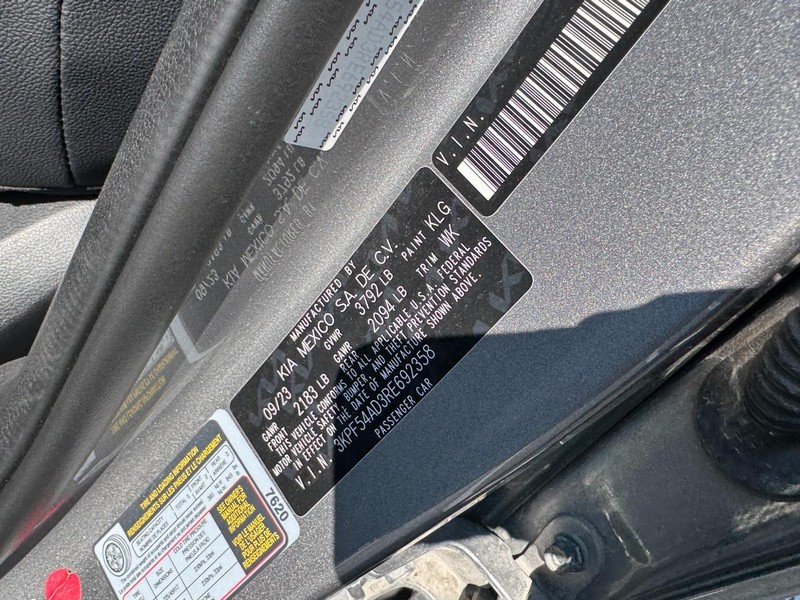 Kia Forte Vehicle Image 25