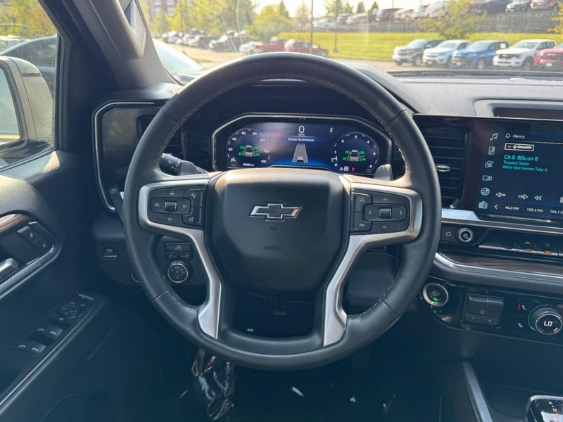 Chevrolet Silverado 1500 Vehicle Image 12