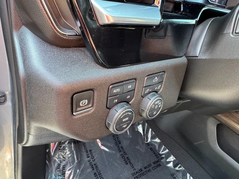 Chevrolet Silverado 1500 Vehicle Image 16