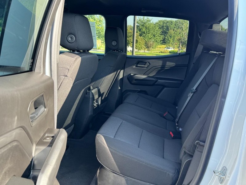 Chevrolet Colorado Vehicle Image 06