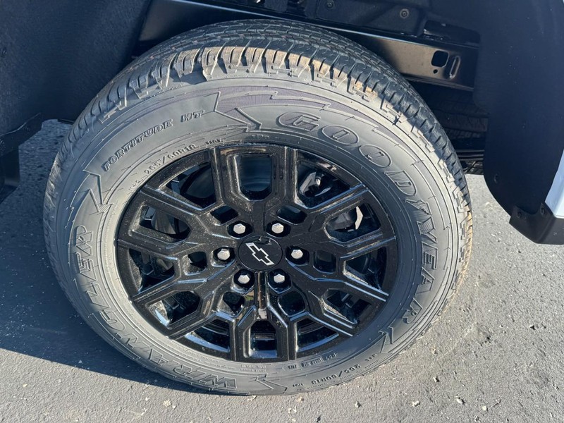 Chevrolet Colorado Vehicle Image 06