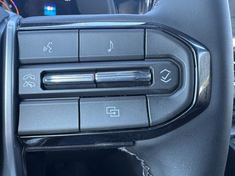 Chevrolet Colorado Vehicle Image 12
