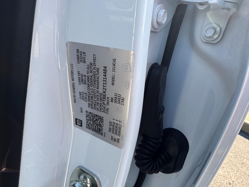 Chevrolet Colorado Vehicle Image 17