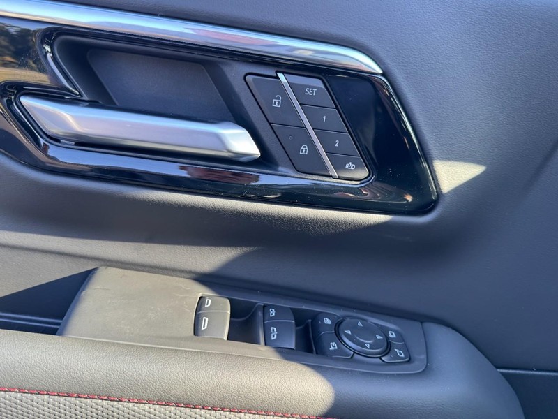 Chevrolet Tahoe Vehicle Image 12