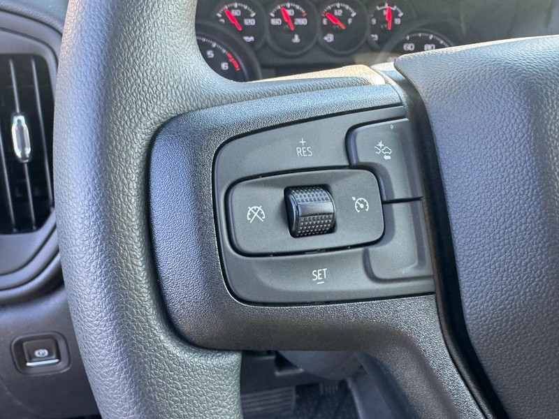 Chevrolet Silverado 1500 Vehicle Image 14