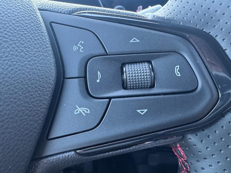 Chevrolet Trax Vehicle Image 12