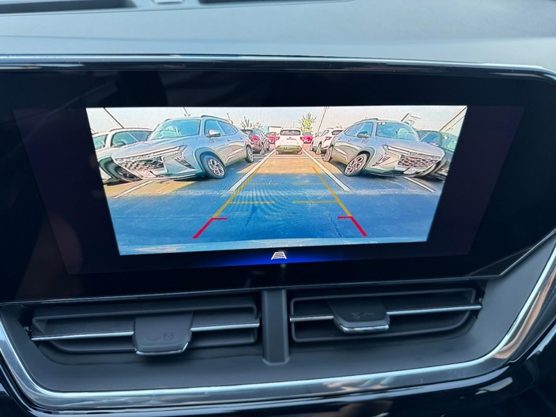 Chevrolet Trax Vehicle Image 15