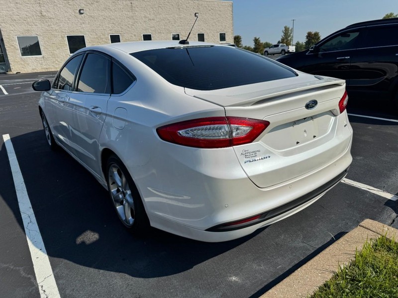 Ford Fusion Vehicle Image 05