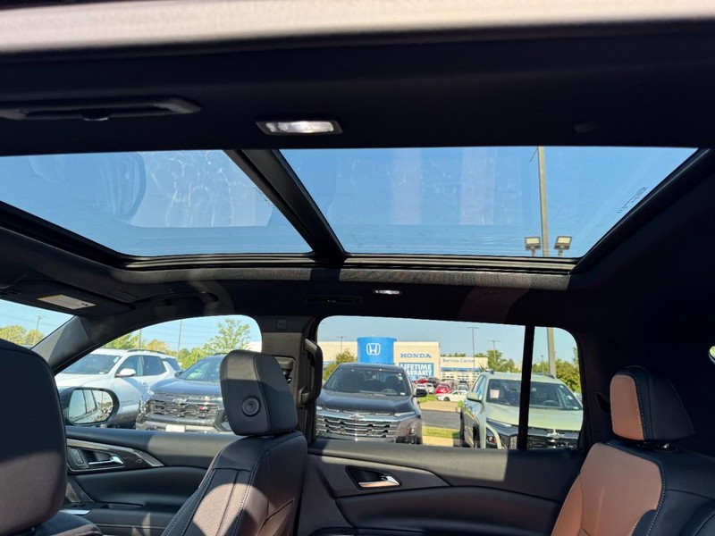 Chevrolet Traverse Vehicle Image 07