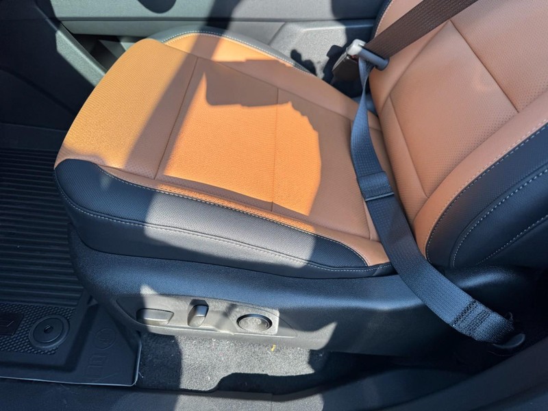 Chevrolet Traverse Vehicle Image 11