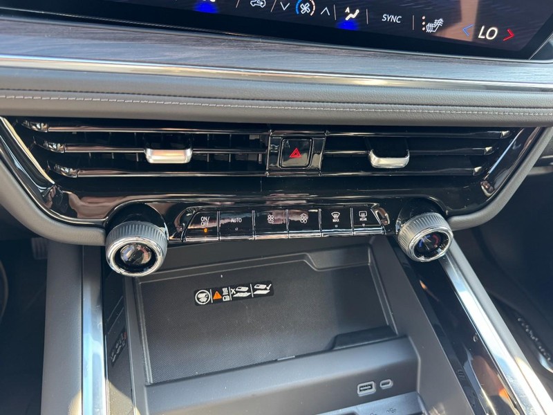 Chevrolet Tahoe Vehicle Image 16