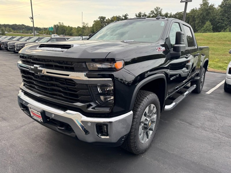 Chevrolet Silverado 2500HD Vehicle Image 04