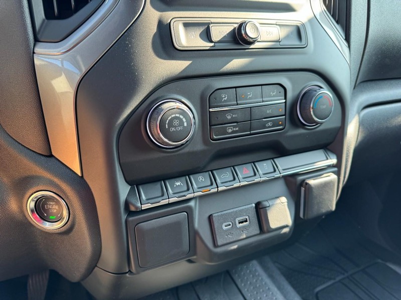 Chevrolet Silverado 1500 Vehicle Image 15