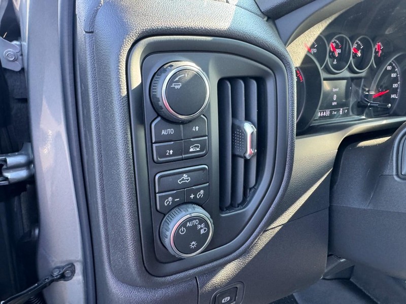 Chevrolet Silverado 1500 Vehicle Image 13