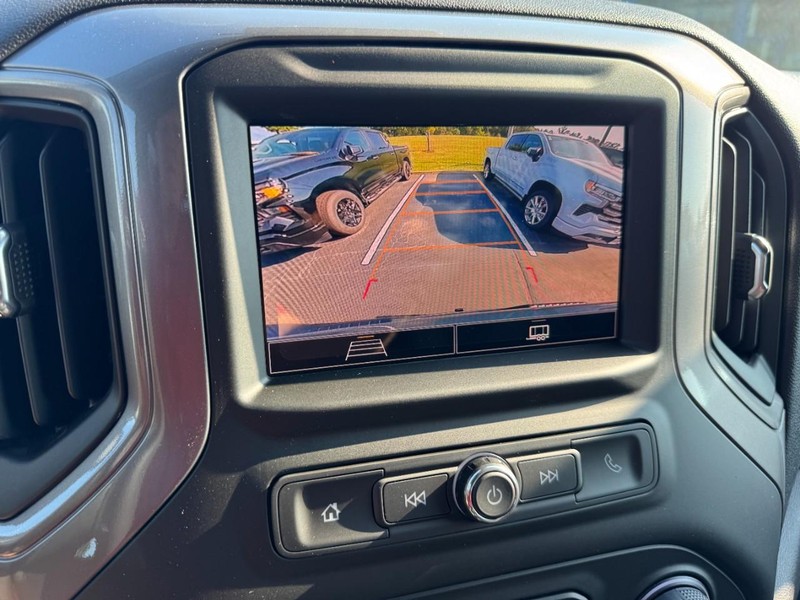 Chevrolet Silverado 1500 Vehicle Image 17