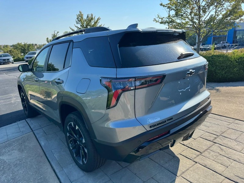 Chevrolet Equinox Vehicle Image 05