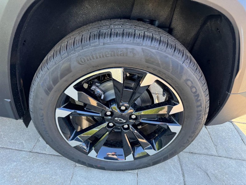 Chevrolet Equinox Vehicle Image 06