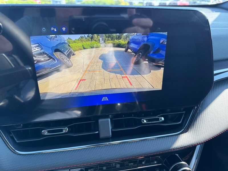 Chevrolet Equinox Vehicle Image 16