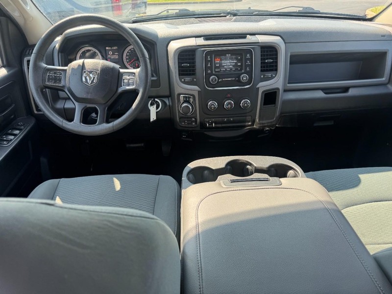 Ram 1500 Classic Vehicle Image 11