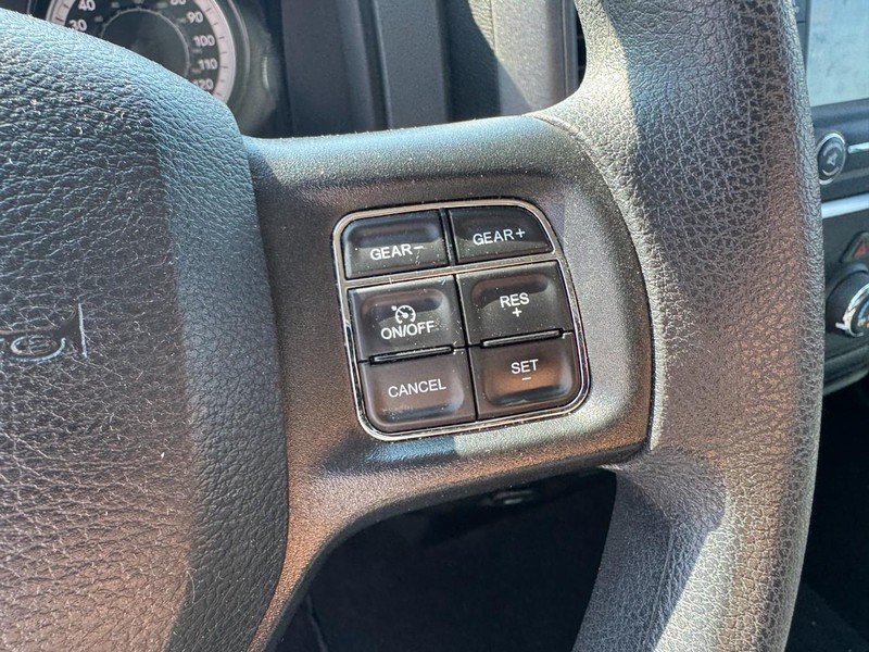 Ram 1500 Classic Vehicle Image 17
