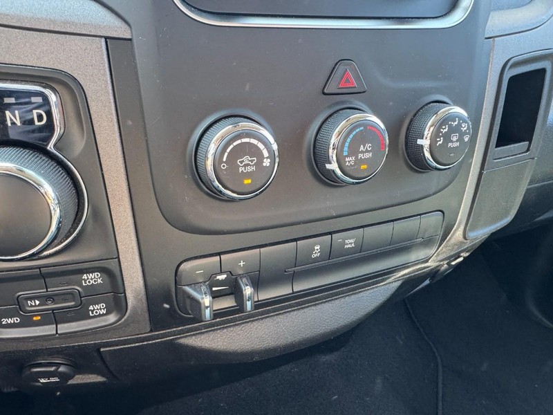 Ram 1500 Classic Vehicle Image 18