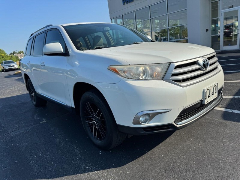 Toyota Highlander Vehicle Image 02