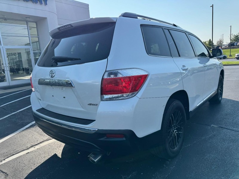 Toyota Highlander Vehicle Image 03