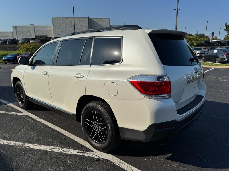 Toyota Highlander Vehicle Image 05