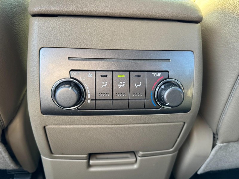 Toyota Highlander Vehicle Image 13