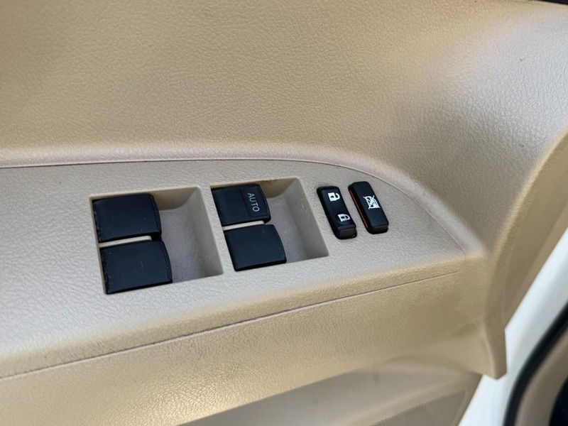 Toyota Highlander Vehicle Image 18