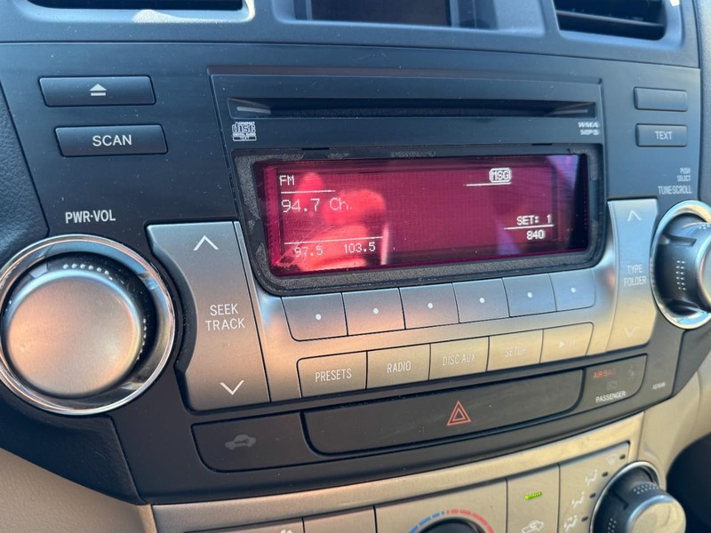Toyota Highlander Vehicle Image 23