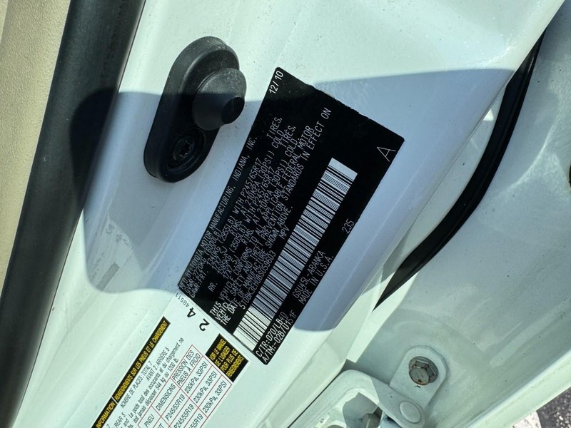 Toyota Highlander Vehicle Image 26