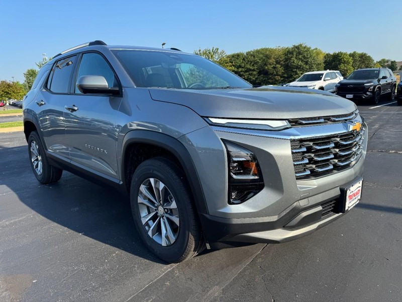 Chevrolet Equinox Vehicle Image 02