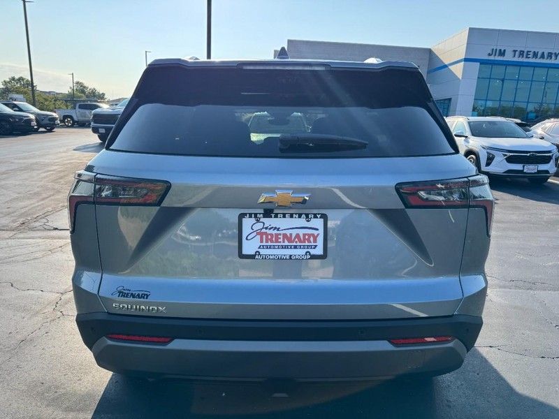 Chevrolet Equinox Vehicle Image 04