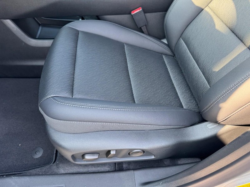 Chevrolet Equinox Vehicle Image 10