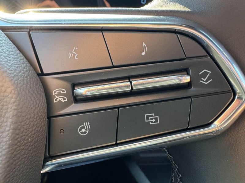 Chevrolet Equinox Vehicle Image 13