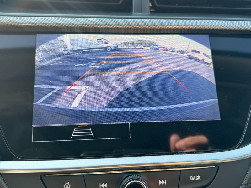 Buick Encore GX Vehicle Full-screen Gallery Image 20