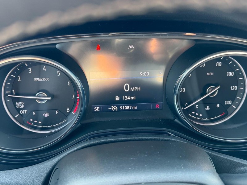 Buick Encore GX Vehicle Full-screen Gallery Image 22