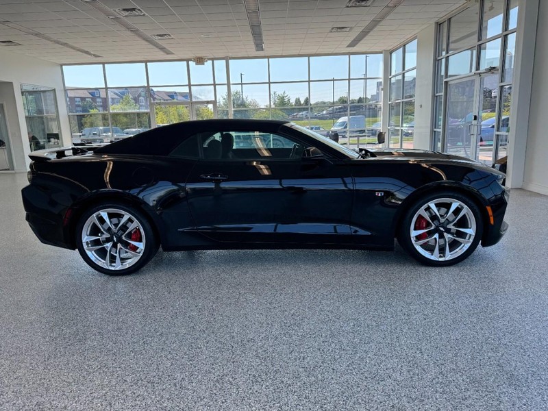 Chevrolet Camaro Vehicle Image 02