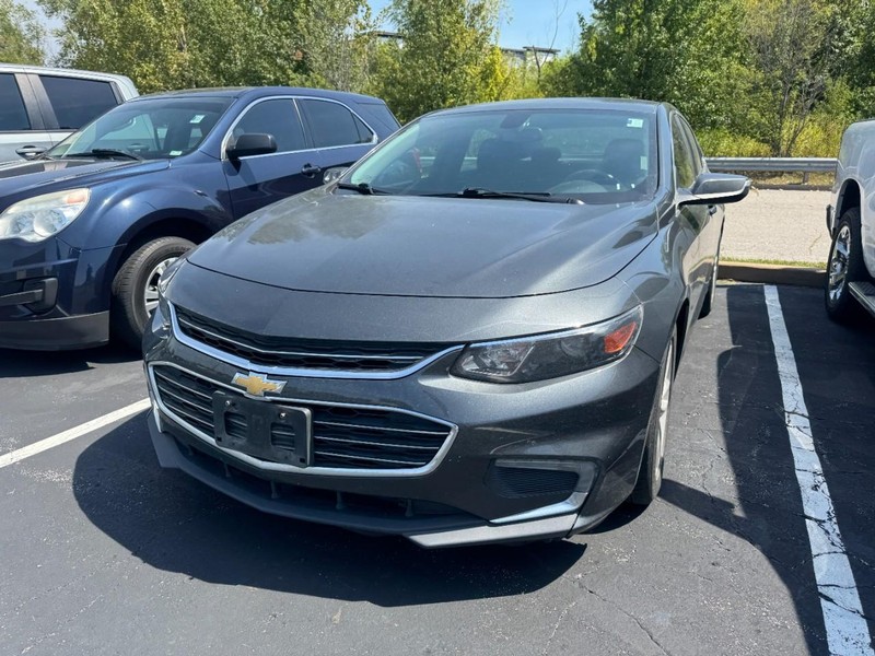 Chevrolet Malibu Vehicle Full-screen Gallery Image 02