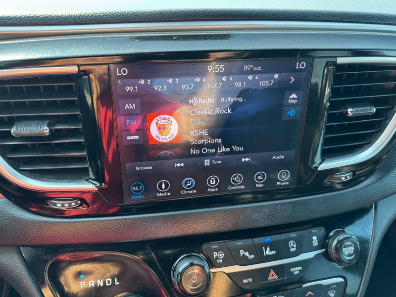 Chrysler Pacifica Vehicle Image 20