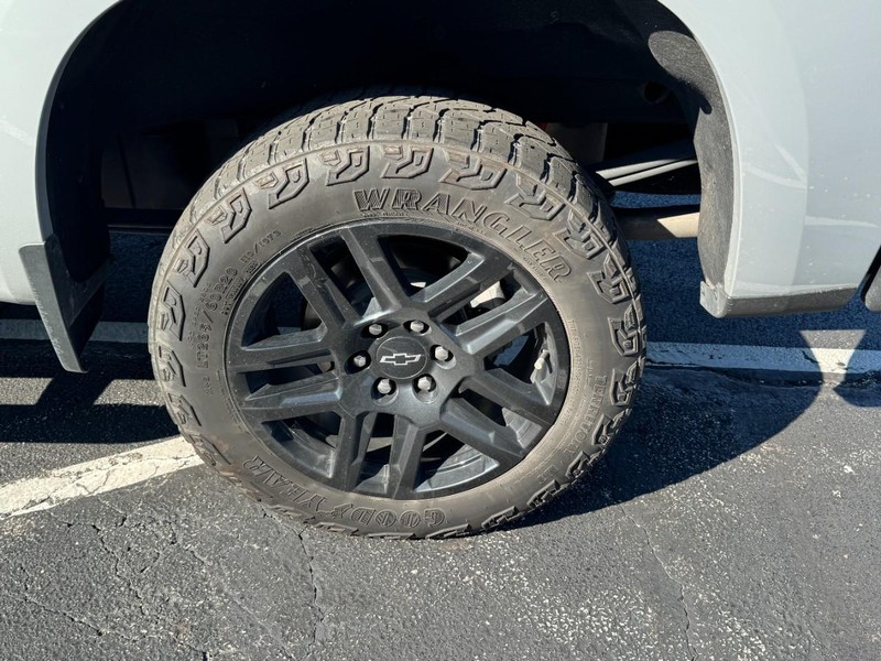 Chevrolet Silverado 1500 Vehicle Image 06