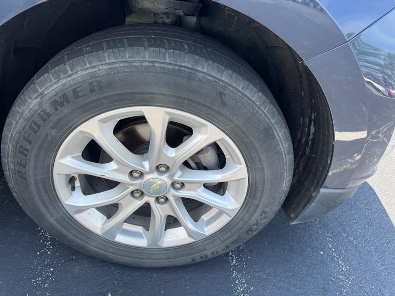 Chevrolet Equinox Vehicle Full-screen Gallery Image 02